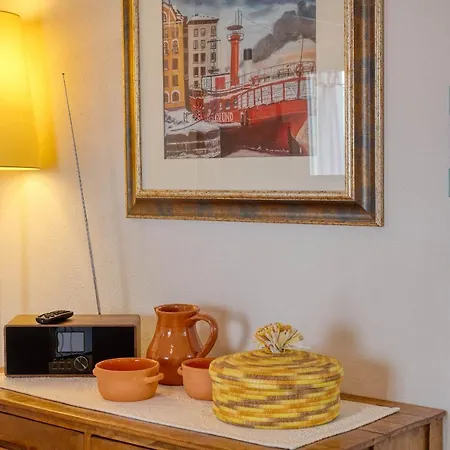 La Casa Degli Ulivi In Con Patio 아파트 *