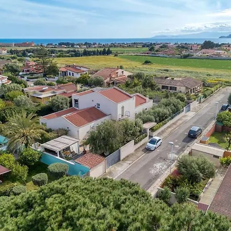 Apartamento La Casa Degli Ulivi In Con Patio