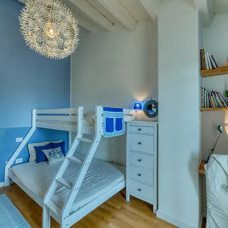 아파트 La Casa Degli Ulivi In Con Patio *